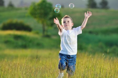 canstockphoto2240982_child-bubbles_thumb.jpg