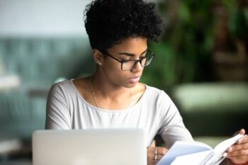 Canstockphoto66374833 smart woman