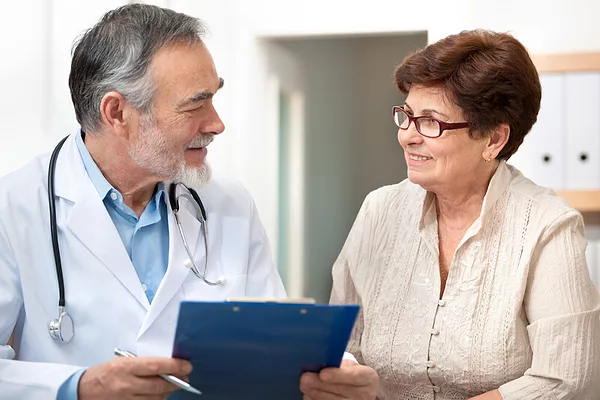 interview_older_patient.jpeg